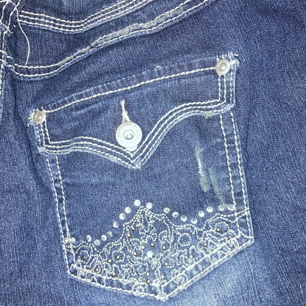Rue21 Blue Cropped Jeans with Distressed Details - Picture 6 of 10
